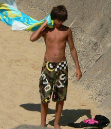 shirtless boys 5ba75373887c4.jpg