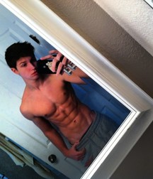 shirtless boys 5bae5662c0cce.jpg