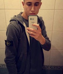 Boys 5bae7fb119573.jpg