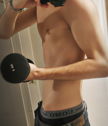shirtless boys 5bb22274913a2.jpg
