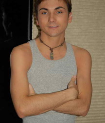 Tyler 5bb9a229c0ddd.jpg