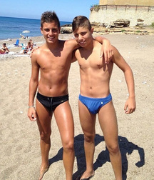 shirtless boys 5bb9b245798be.jpg