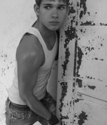 Boys 5bbd06fd11123.jpg