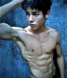shirtless boys 5bc0f9868305d.jpg