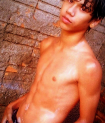 shirtless boys 5bc0fb3f89a01.png