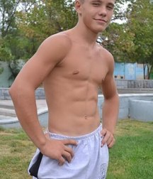 shirtless boys 5bce56a1ce7df.jpg