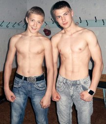 shirtless boys 5bcec9e08baf2.jpg