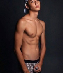 shirtless boys 5bcecaa890303.jpg
