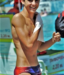 shirtless boys 5bd04644e84bb.jpg
