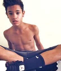 shirtless boys 5bd1aa81c77a0.jpg
