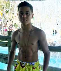 shirtless boys 5bd1ab9442353.jpg