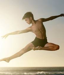 shirtless boys 5bd1abac41fe3.jpg