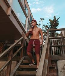 shirtless boys 5bd1abce938e3.jpg