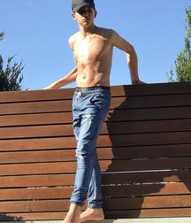 shirtless boys 5bd1abe936d68.jpg