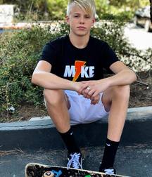Boys 5bd230a31af5d.jpg