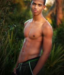 shirtless boys 5bd2d349a25d8.jpg