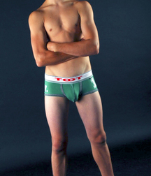 shirtless boys 5bd31fdf98981.jpg