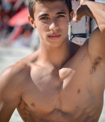 shirtless boys 5bd3202c3f0e1.jpg