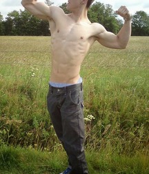shirtless boys 5bd322bd1fb3b.jpg