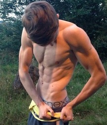 shirtless boys 5bd322c4529e3.jpg