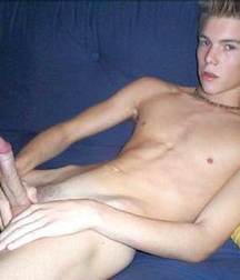 Boys with a boner 5bd32754acb08.jpg