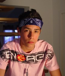 Boys 5bd39351ae3e8.jpg