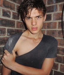 Boys 5bd3947a52e93.jpg