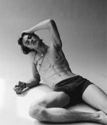 shirtless boys 5bd3a14e34bdc.png
