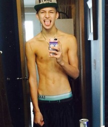 shirtless boys 5bd5d07988935.jpg