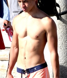 shirtless boys 5bd5d1bc5a781.jpg