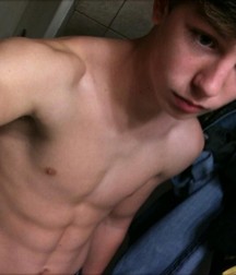 shirtless boys 5bd5d5a28386b.jpg