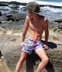shirtless boys 5bd73f549c0d4.jpg
