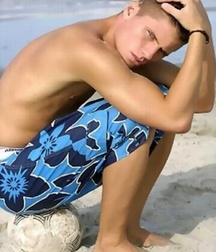 Boys 5bd8c008e71b2.jpg