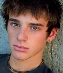 Boys 5bd8c33919e99.jpg