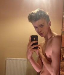 shirtless boys 5bdadb3661655.jpg