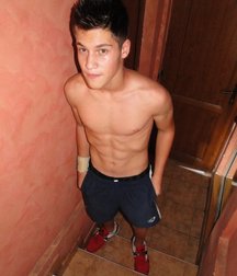 shirtless boys 5bdadc36ec548.jpg