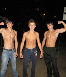 shirtless boys 5bdadd9df33f5.jpg