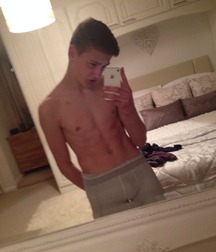 shirtless boys 5bdade33dd688.jpg