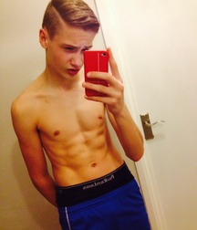 shirtless boys 5bdade8368f8b.jpg