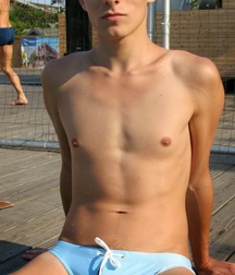 shirtless boys 5bdb36c60af39.jpg