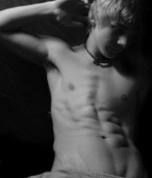 shirtless boys 5bdb3825b1c55.jpg