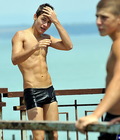 shirtless boys 5bdc84a270a3c.jpg