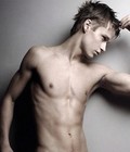 shirtless boys 5bdc8645ba0d7.jpg