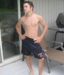 shirtless boys 5bdd971b4937f.jpg