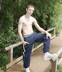 shirtless boys 5bddd1aed47cc.jpg