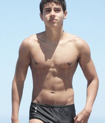 shirtless boys 5bddd1b877185.jpg