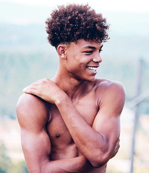 shirtless boys 5bddd219eb889.jpg