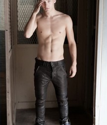 shirtless boys 5bded86e174fa.jpg