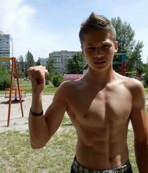 shirtless boys 5bded8c23e145.jpg