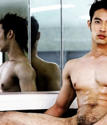 shirtless boys 5be1e1be4a75c.jpg
